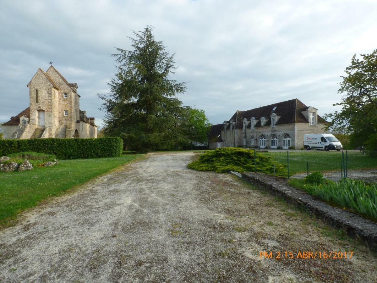 Chateau De Montrame Soisy-Bouy Luaran gambar