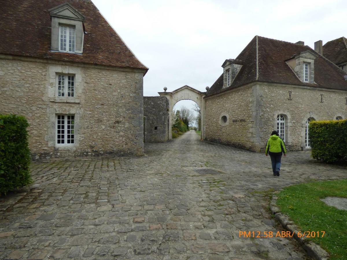Chateau De Montrame Soisy-Bouy Luaran gambar