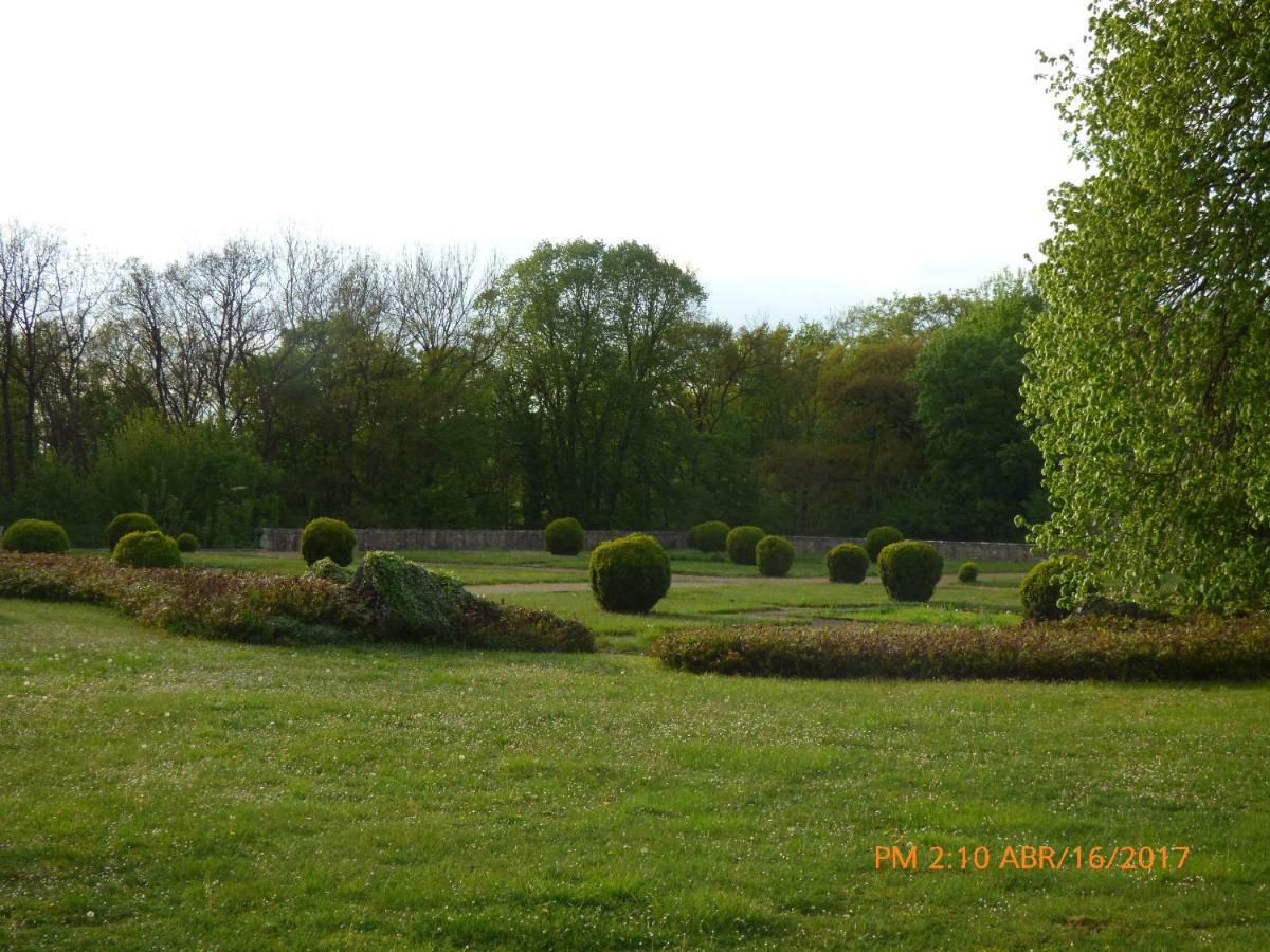Chateau De Montrame Soisy-Bouy Luaran gambar