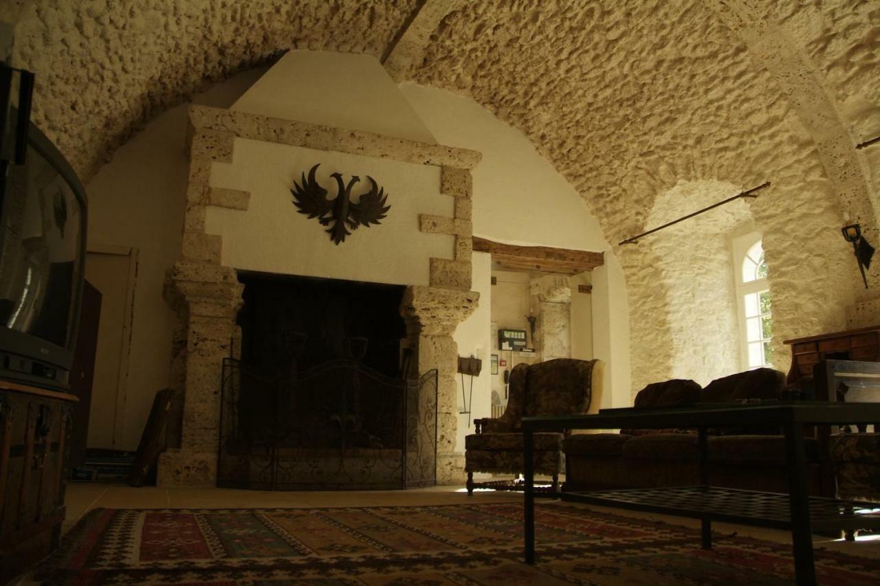 Chateau De Montrame Soisy-Bouy Luaran gambar