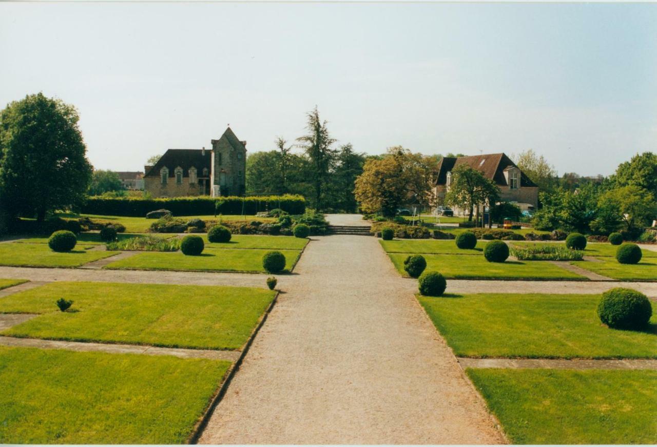 Chateau De Montrame Soisy-Bouy Luaran gambar