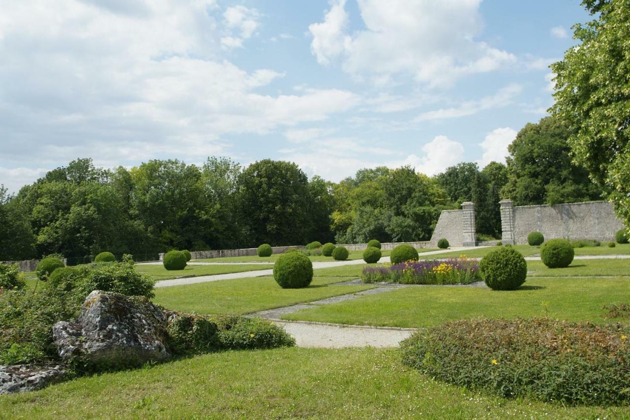 Chateau De Montrame Soisy-Bouy Luaran gambar